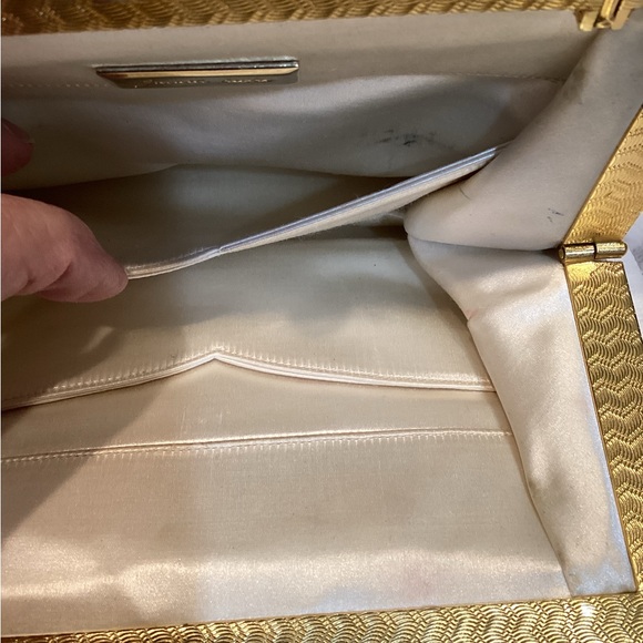 Vintage JUDITH LEIBER Ivory Clutch Shoulder Bag | Good vintage condition - Picture 10 of 16
